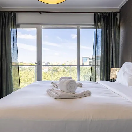 Parque Nacoes 1br With Pool By Lovelystay 아파트 리스본