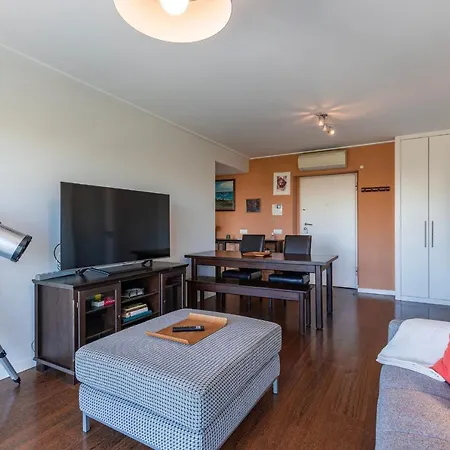 Parque Nacoes 1br With Pool By Lovelystay 아파트 *