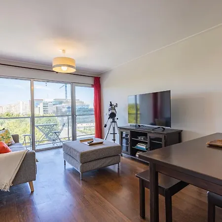 Parque Nacoes 1br With Pool By Lovelystay * 리스본