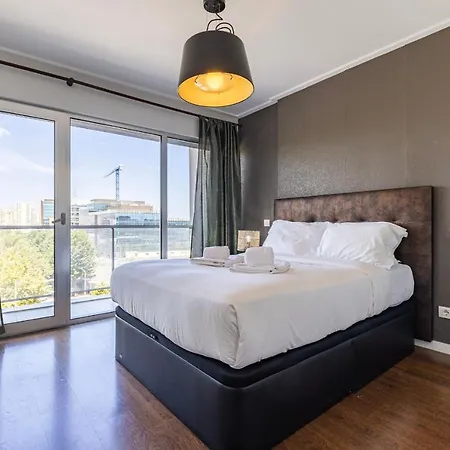 Parque Nacoes 1br With Pool By Lovelystay 아파트 *